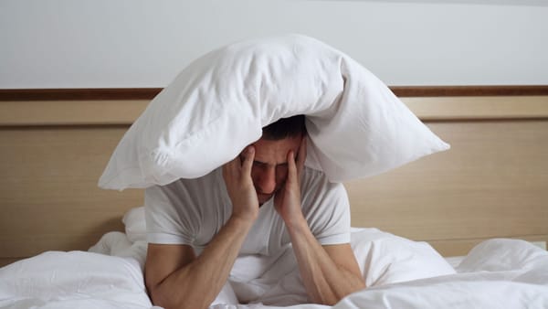 Insônia: 7 dicas para dormir melhor e quando buscar ajuda médica online