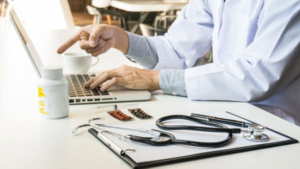 Atestado médico online com assinatura digital: entenda a validade e como solicitar pela PicDoc