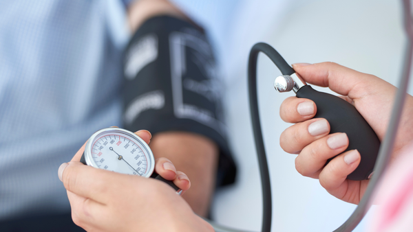 Como manter a pressão arterial controlada e proteger sua saúde com ajuda da consulta online imediata da PicDoc